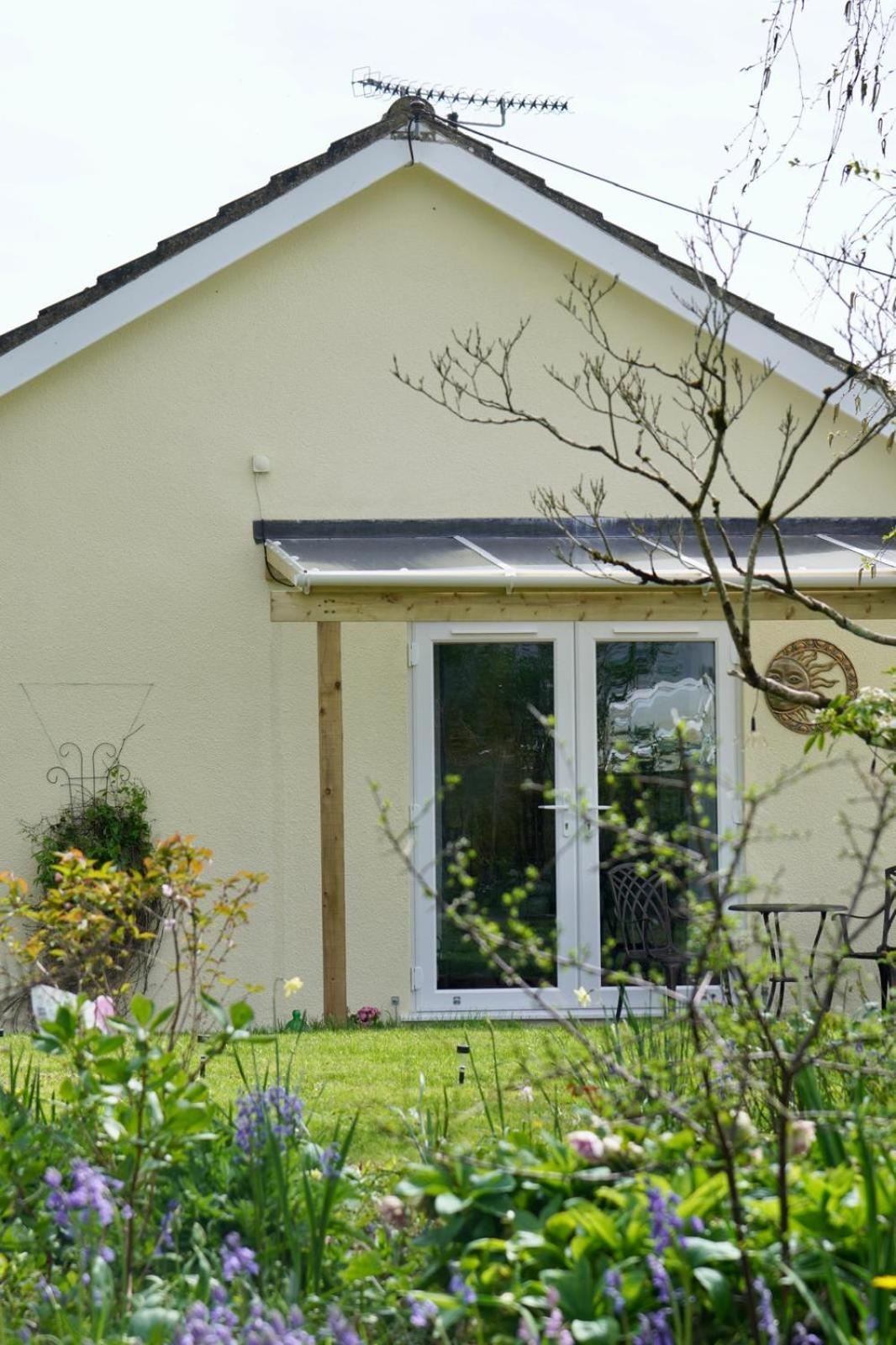 Sundial Cottage Ньютон Эбэт Экстерьер фото